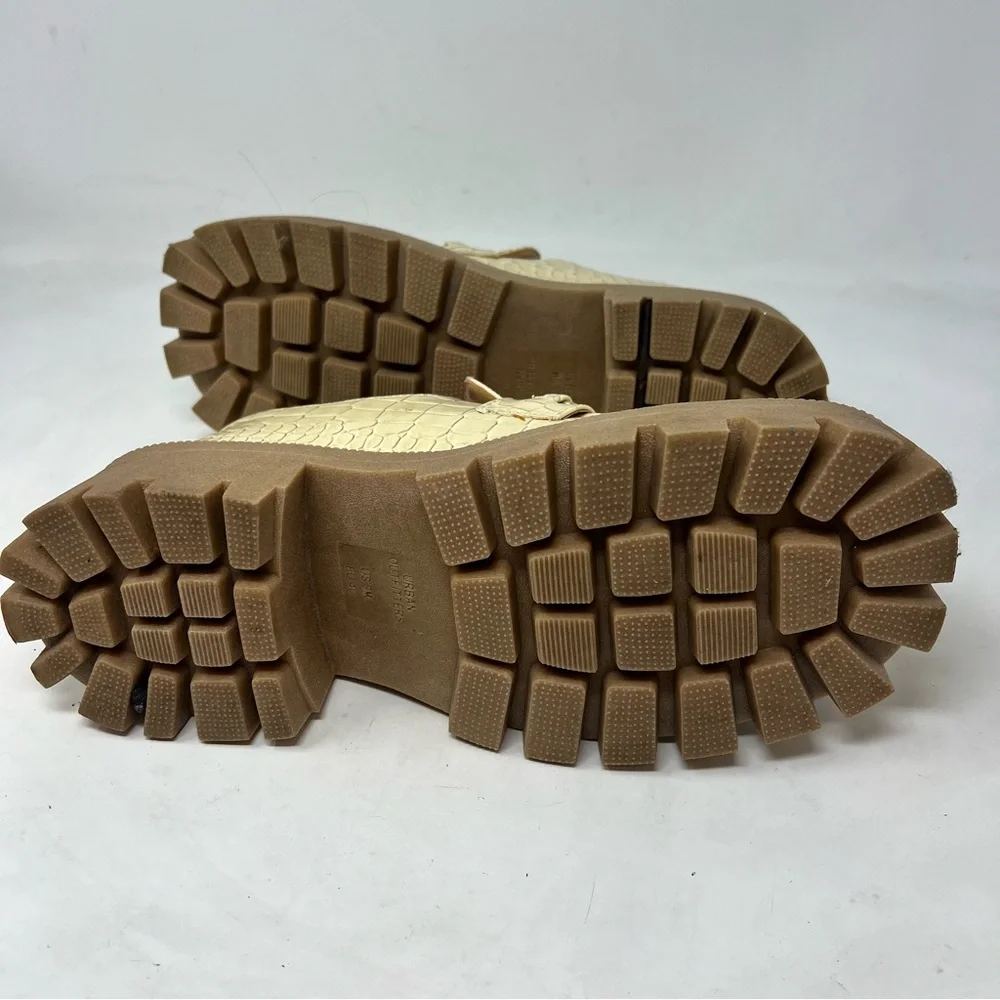 Urban Outfitters Boca Croc Embossed Lug Platform Loafers Cream US 9 Y2K